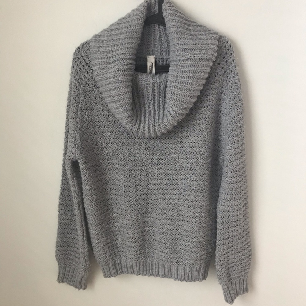 Pull&Bear Crowl Neck Sweater